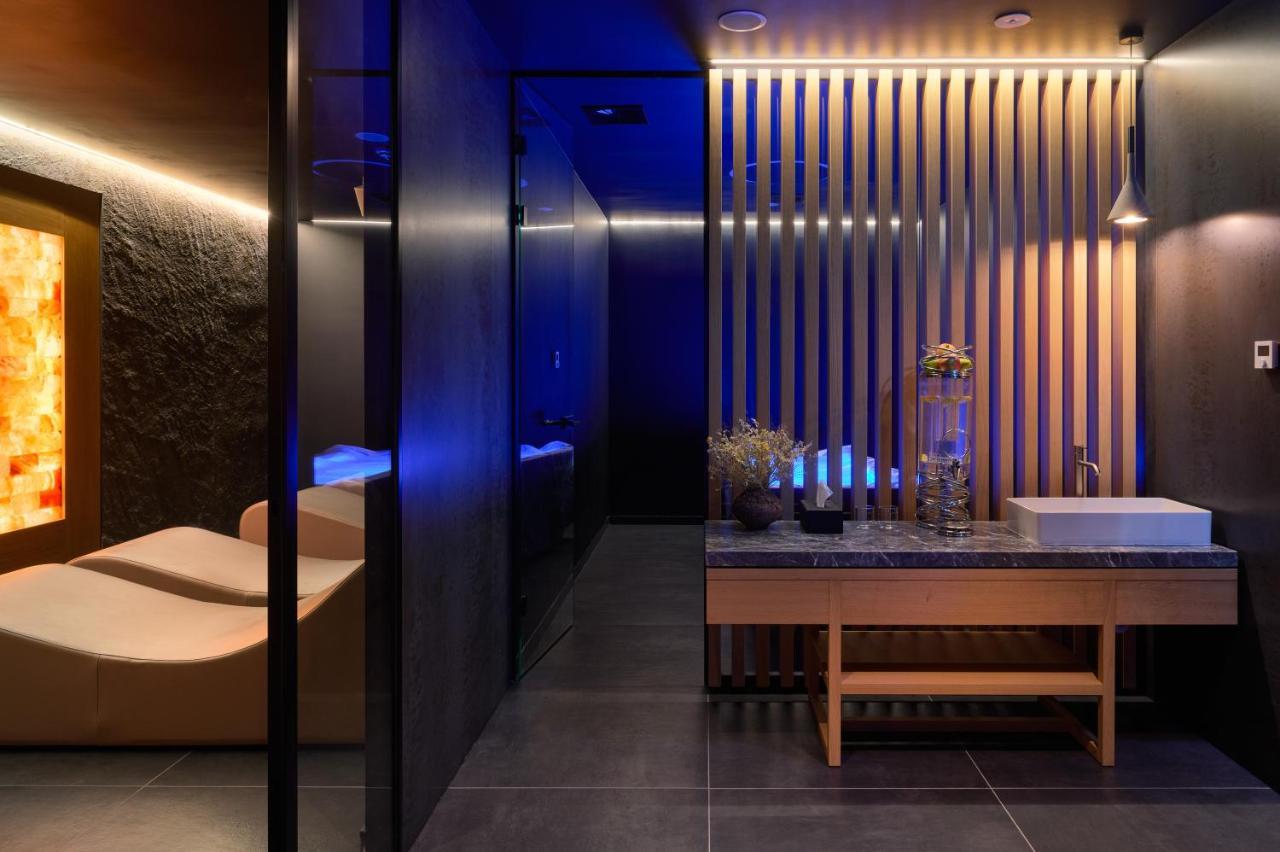 Hotel Ambasador Σπλιτ Εξωτερικό φωτογραφία The interior of a modern onsen