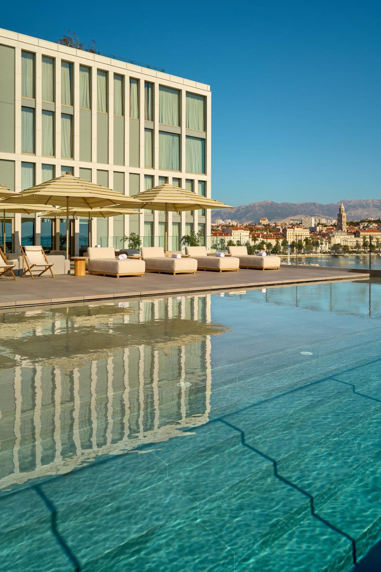 Hotel Ambasador Σπλιτ Εξωτερικό φωτογραφία The Westin Palace, Zagreb