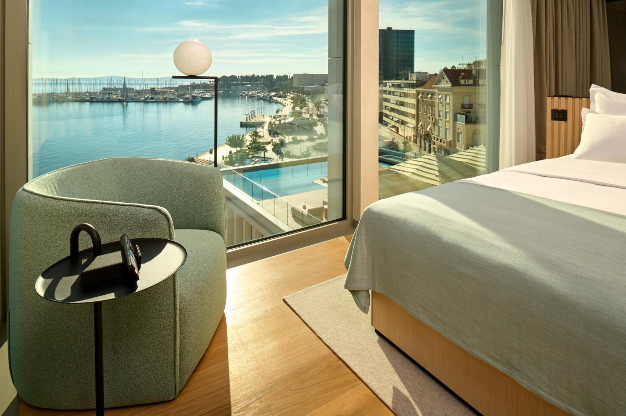 Hotel Ambasador Σπλιτ Εξωτερικό φωτογραφία A room at the Westin Palace, Madrid
